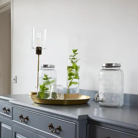 Stylish Period In D6 Apartment *